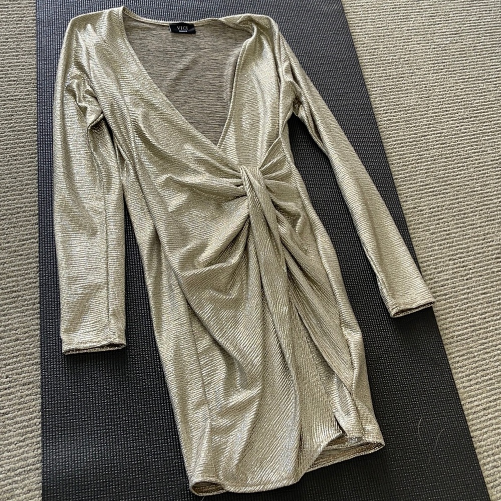 Vici Luminescent Long Sleeve Twist Dress